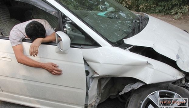 Unfälle passieren oft wegen betrunkener Fahrer