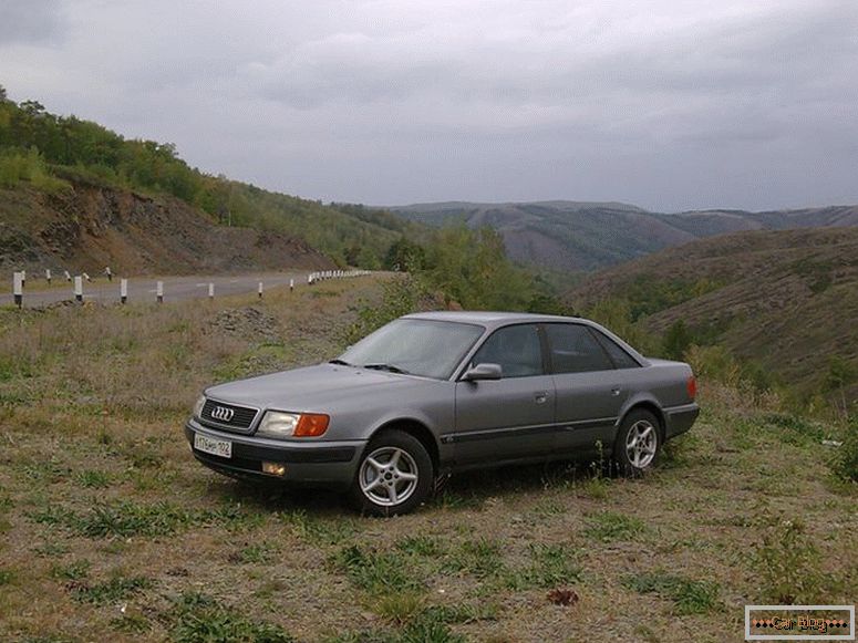 Audi 100 2,3 Bilder