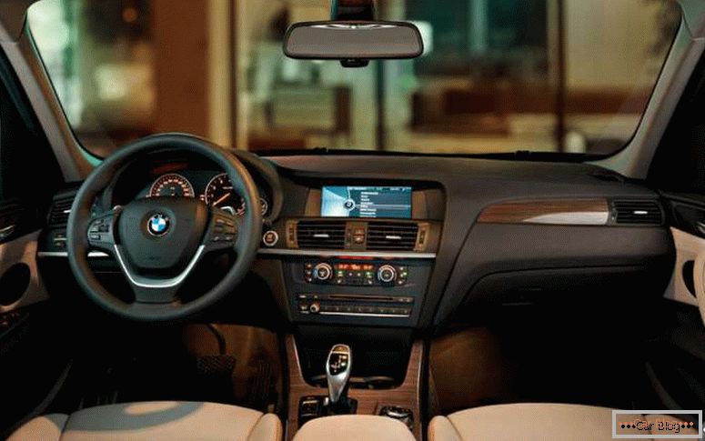 BMW X3 Innenraum neu gestaltet 2014