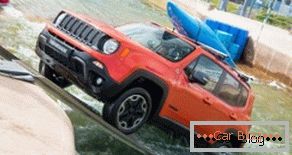 Jeep Renegade nimmt am Rafting teil 5