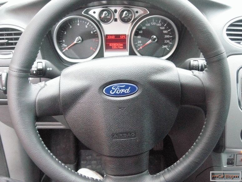 Ford Focus 2 Lenkrad