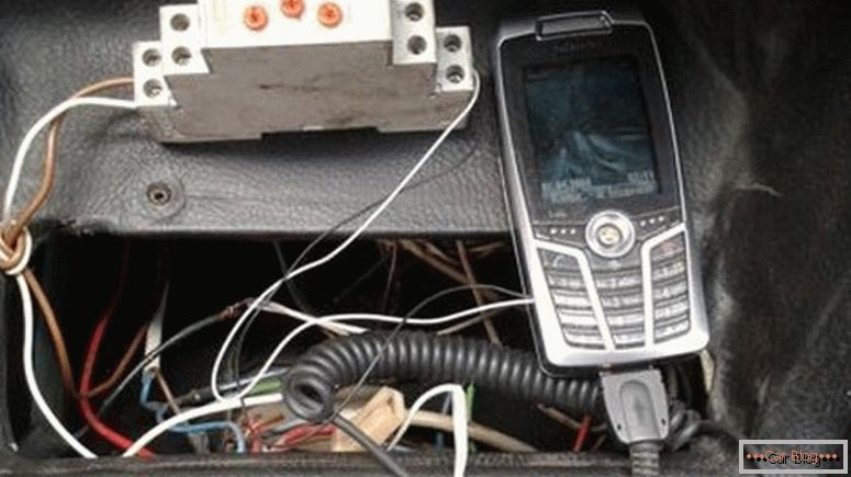 GSM-Alarmsystem für Auto