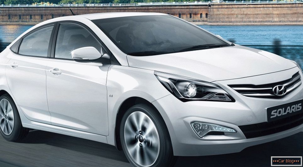 Hyundai Solaris 2015 und ix35 можно купundть со скundдкой до конца августа