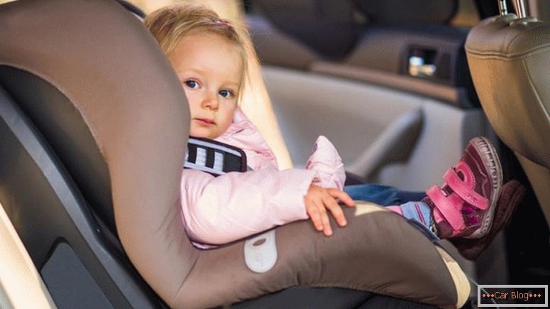 Wie wähle ich einen Autositz für ein Kind?