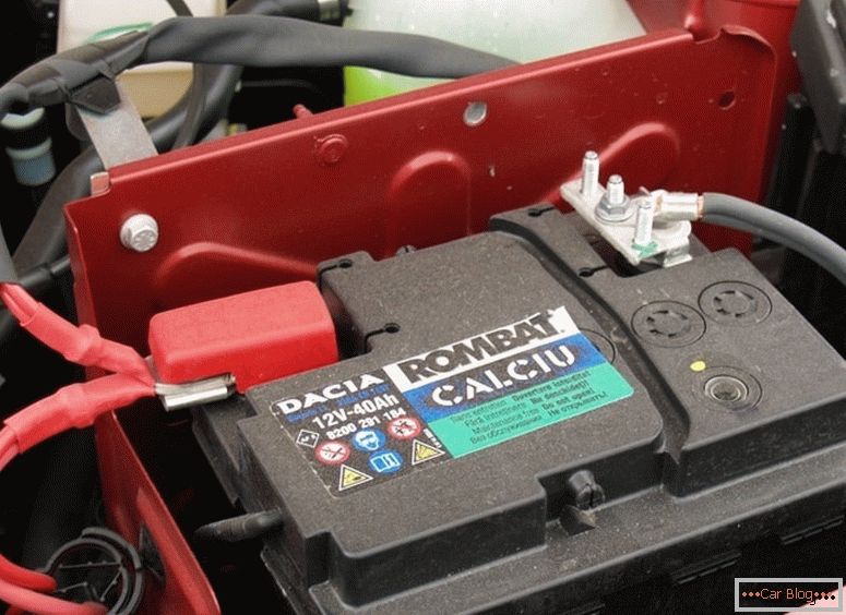 Как зарядить аккумулятор автомобиля без зарядного устройства