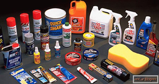 Heute gibt es eine große Auswahl an Reinigungsprodukten für Autos.