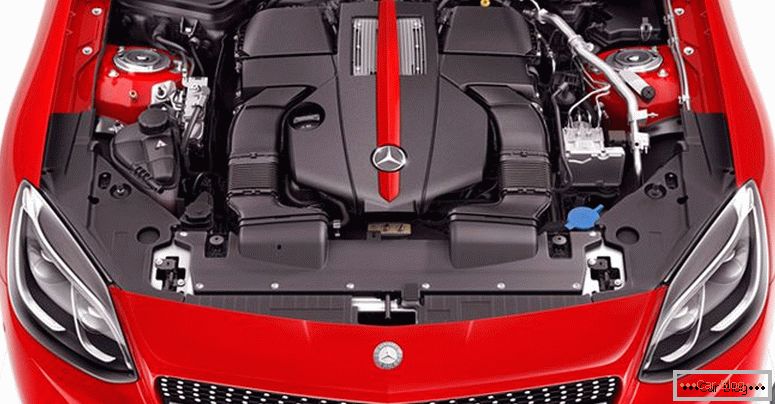 Mercedes SLC AMG-43 Motor