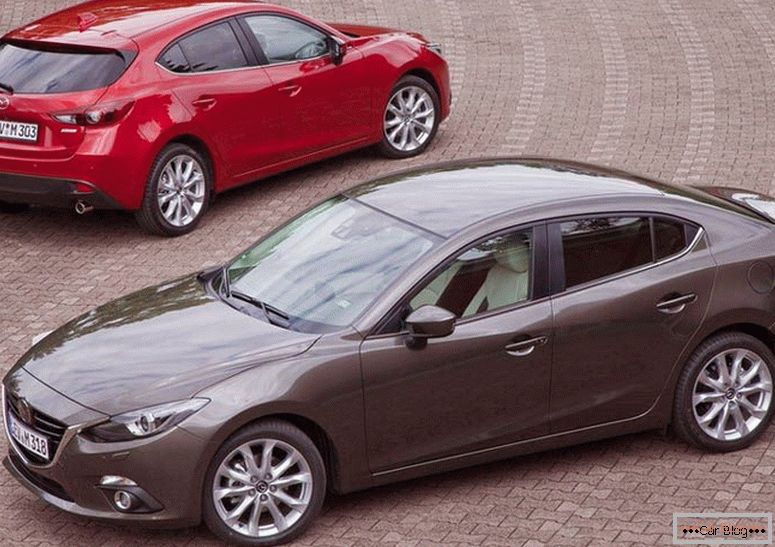 Neue Mazda 3 Limousine und Fließheck