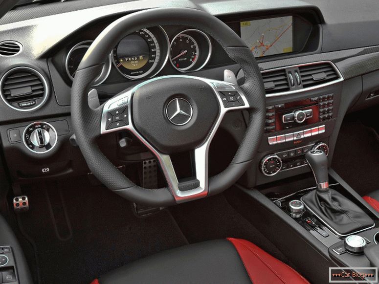 Mercedes Benz C-Klasse 2014 amg Autoinnenraum