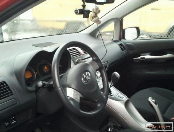 Einen Toyota Auris fahren