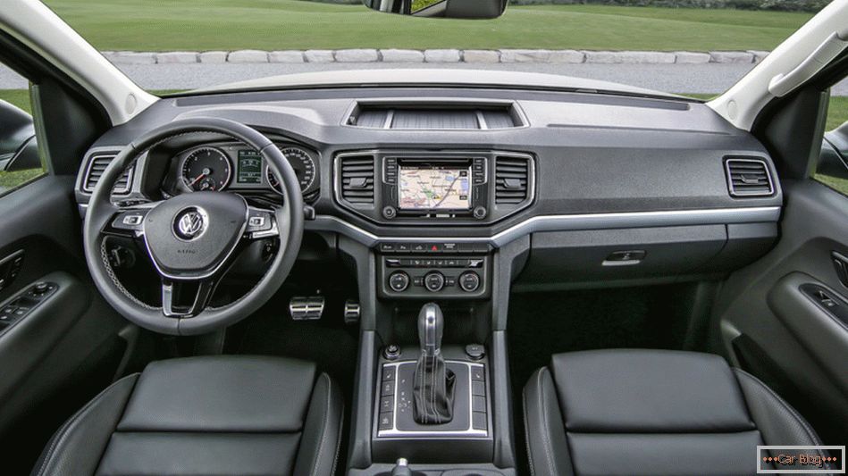  Die Deutschen entschieden sich für die Rubel-Preisschilder weiter рестайлинговый Volkswagen Amarok