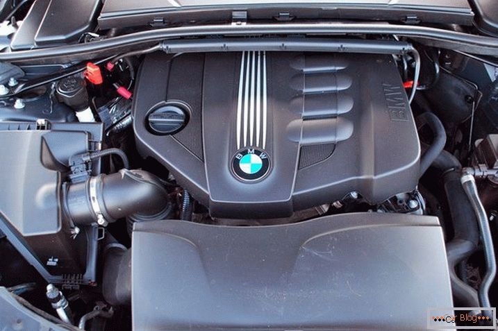 moderner BMW Motor