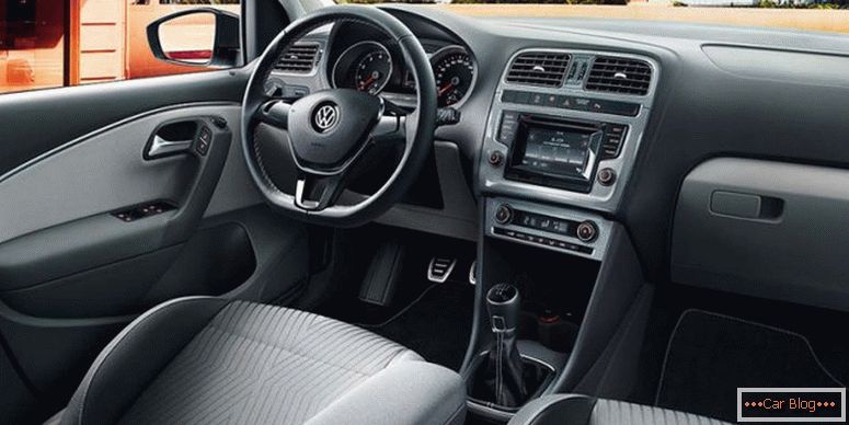 Salon VW Polo Limousine 2017 aktualisiert