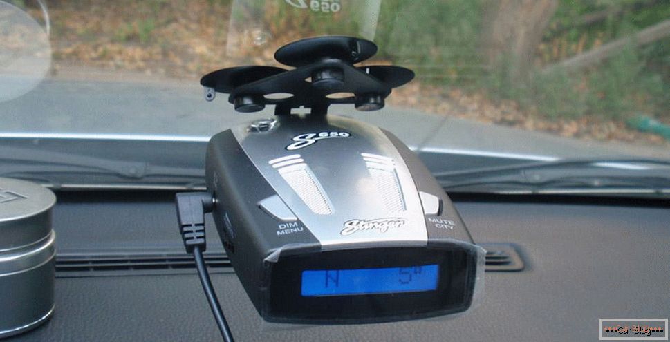 Radardetektor im Auto