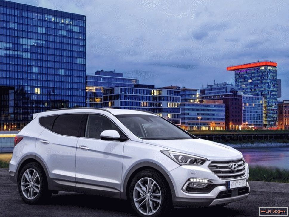 Hyundai Santa Fe ist perfekt für russische Straßen