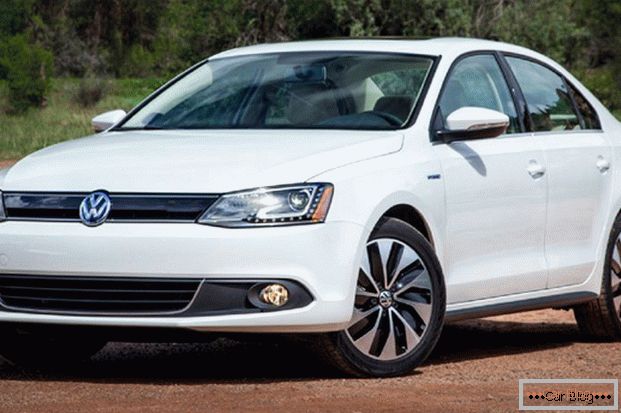 Aussehen автомобиля Volkswagen Jetta говорит о том, что перед нами настоящий «немец»