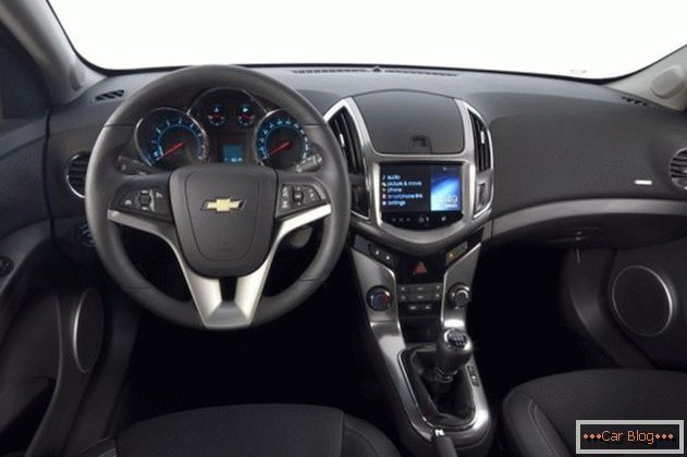 Der Innenraum von Chevrolet Cruze ist für Komfort und Zuverlässigkeit bekannt