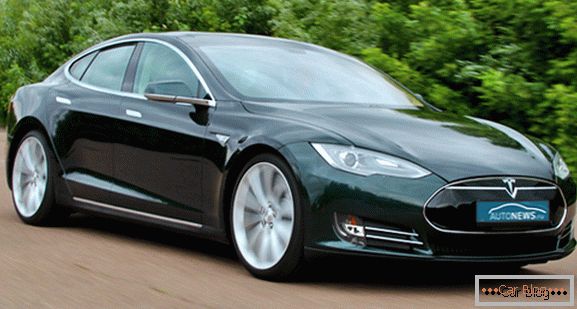 Tesla-Modell mit Preis