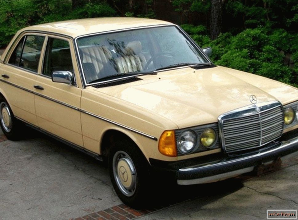 Mercedes 240D