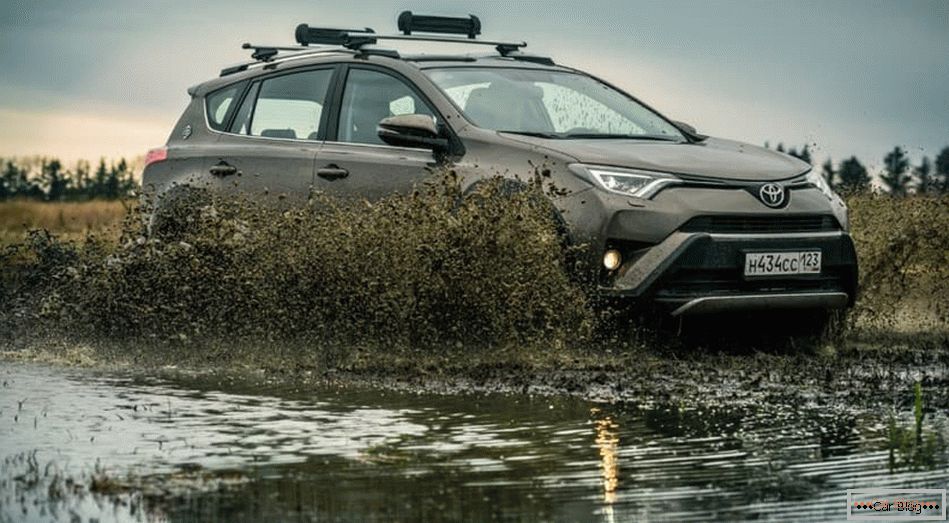 Toyota начала продавать в России спецверсию RAV4 Abenteuer