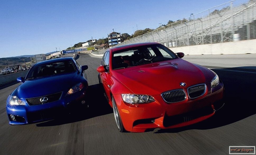 BMW und Lexus Rennen